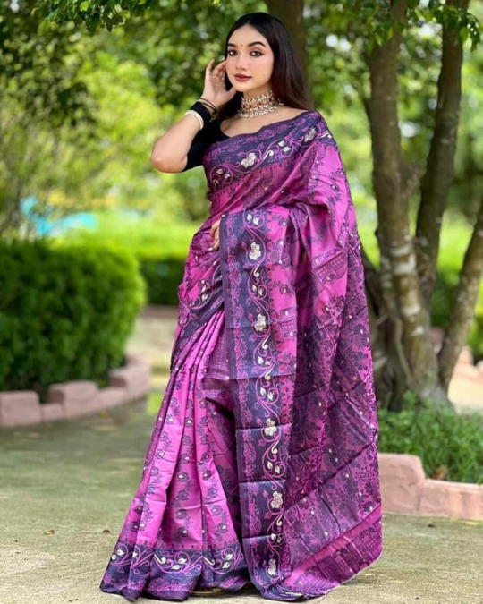 আলাদা ব্লাউজ পিস সহ  পিঙ্ক কতান শাড়ি