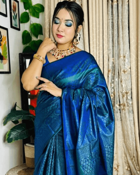 আলাদা ব্লাউজ পিস সহ বল পার্সিয়ান কাঞ্চিপুরম শাড়ী