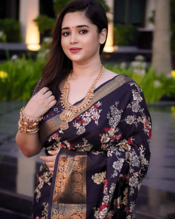 আলাদা ব্লাউজ পিস সহ ধুপিয়ান শাড়ি