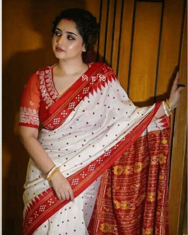 আলাদা ব্লাউজ পিস সহ প্রিয়াঙ্কা শাড়ী